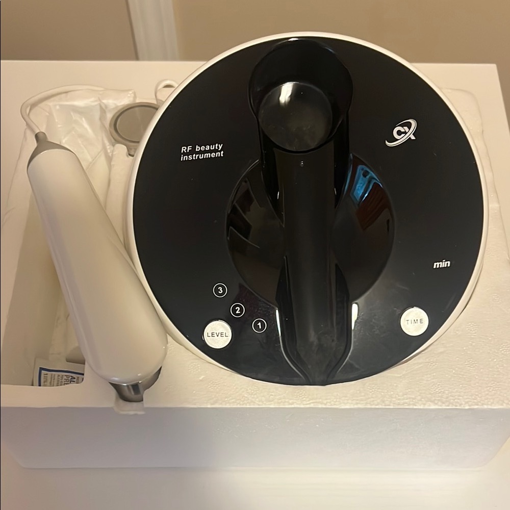 RF Beauty Instrument - Black and White